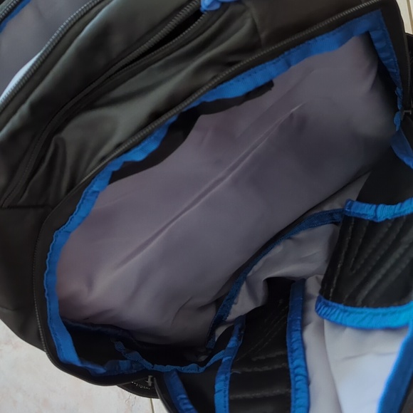 EUC early 2000s Adidas backpack - Picture 3 of 7